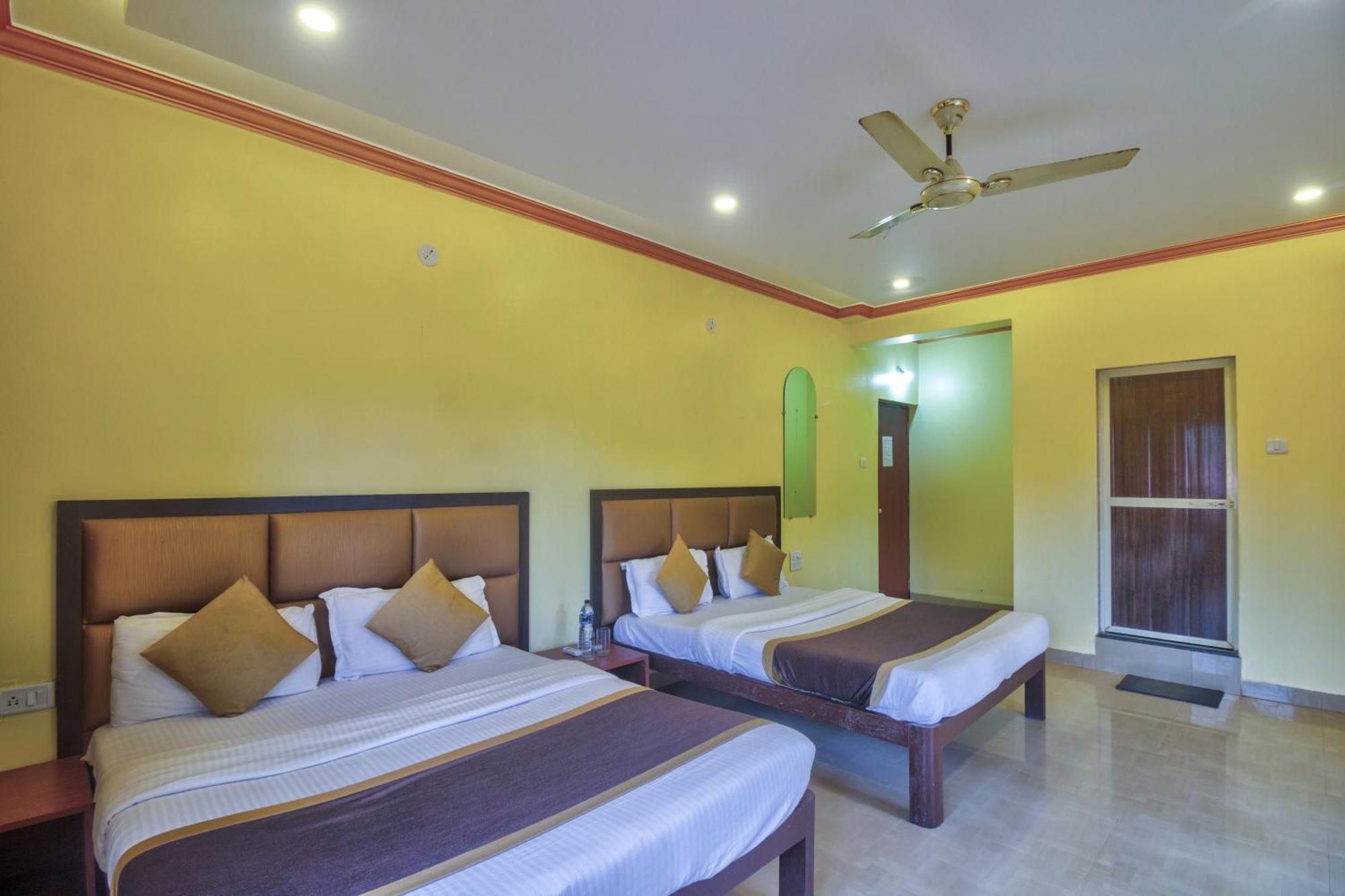 Hotel Purushottam Residency Calangute Exterior photo