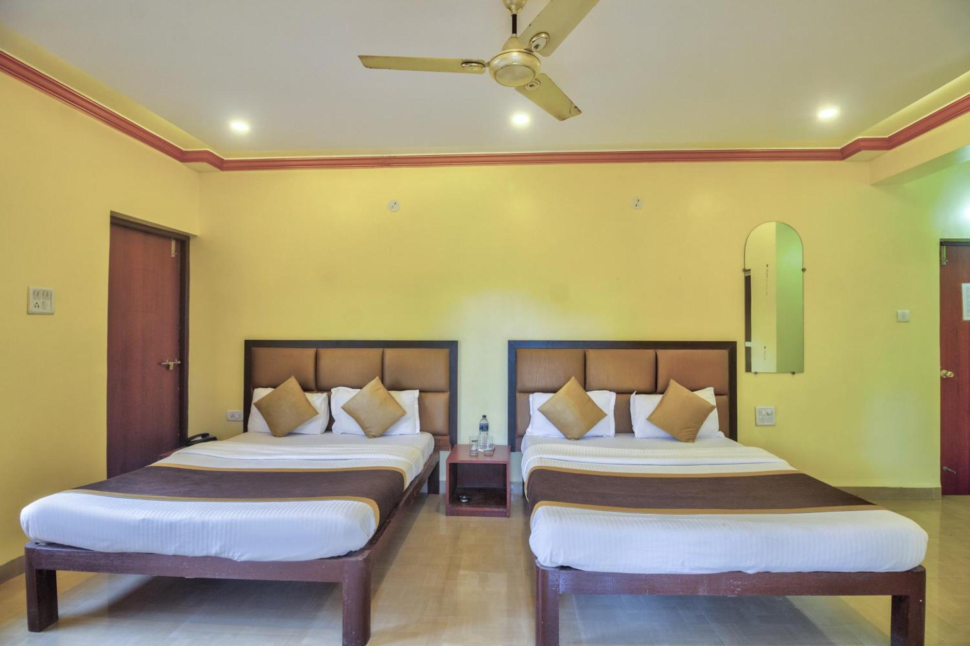 Hotel Purushottam Residency Calangute Exterior photo