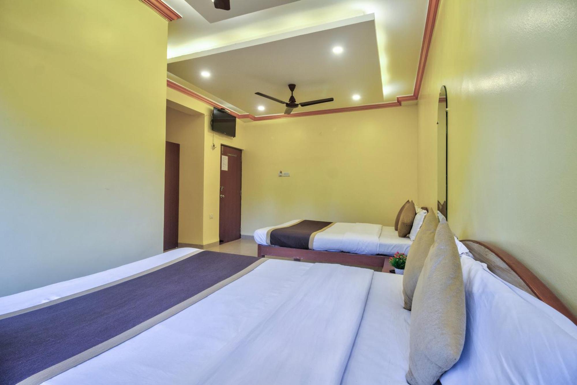 Hotel Purushottam Residency Calangute Exterior photo